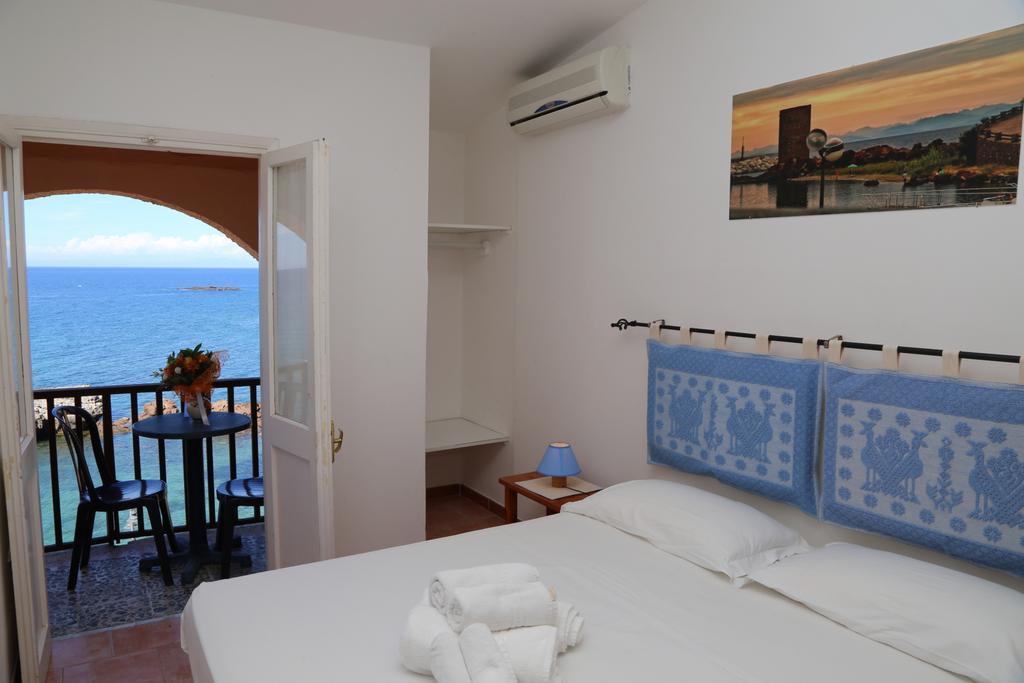 Antica Pensione Pinna Castelsardo Exterior photo